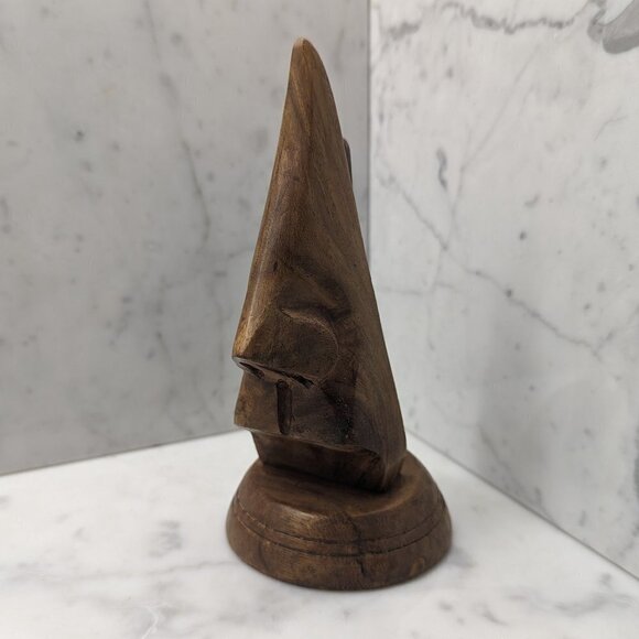Hand-carved wooden eyeglass holder in the shape of a nose, made in India - Picture 3 of 10